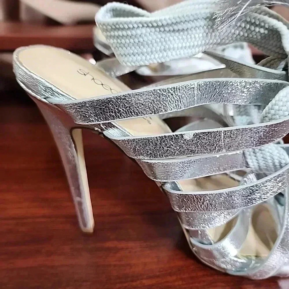 Beatrice Embellished Sandals.  Size 10 - Picture 14 of 15